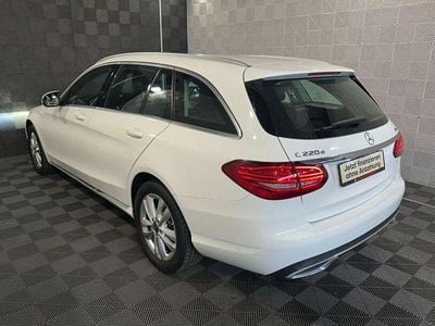 Gebraucht Mercedes C220 Avantgarde 194 PS (142 kW) 2019 Weiß Limousine