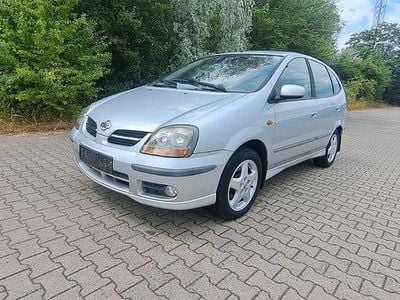 Nissan Almera Tino