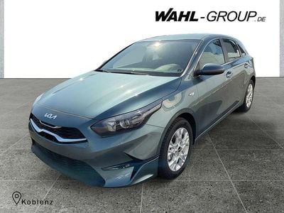 Neu Kia Ceed 99 PS (72 kW) 2026 Grau Kleinwagen
