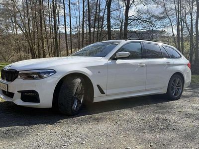 Gebraucht BMW 530 M Sport 252 PS (185 kW) 2019 Weiß Kombi