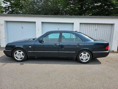 Mercedes E280