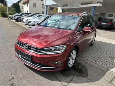 Gebraucht VW Golf Sportsvan Highline 150 PS (110 kW) 2018 Cranberry red metallic Van / Kleinbus
