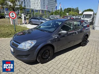 Gebraucht Opel Astra Selection 90 PS (66 kW) 2010 Blau Kombi