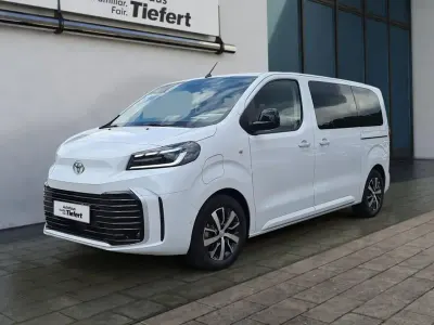 Gebraucht Toyota Proace Verso 100 kW (136 PS) 2025 Weiß Kombi