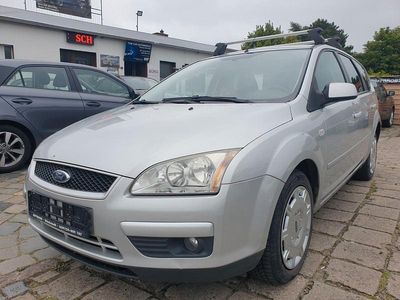 Grau Gebraucht 2007 Ford Focus Style Kombi | 1.990 € (Fairer Preis)