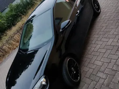 Gebraucht VW Golf VI Team 80 PS (58 kW) 2011 Schwarz Kleinwagen