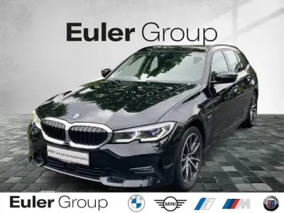 Gebraucht BMW 320e Sport Line 204 PS (150 kW) 2022 Schwarz Kombi