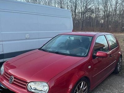 Rot Gebraucht 2003 VW Golf IV Kleinwagen | 1.100 € (Guter Preis)