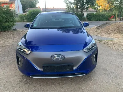 Gebraucht Hyundai Ioniq Premium 88 kW (120 PS) 2019 Blau Kleinwagen