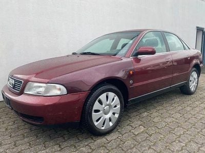 Gebraucht Audi A4 125 PS (91 kW) 1997 Rot Limousine