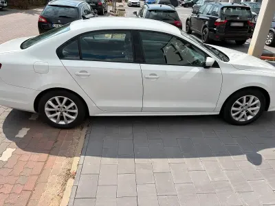 Gebraucht VW Jetta 170 PS (125 kW) 2015 Weiß Limousine