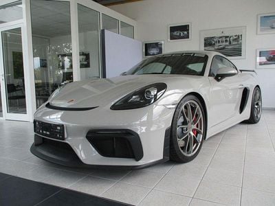 Porsche Cayman GT4