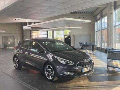 Grau Gebraucht 2013 Kia Ceed Kleinwagen | 6.450 € (Guter Preis)