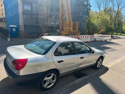 Gebraucht Ford Mondeo 130 PS (95 kW) 2000 Silber Limousine