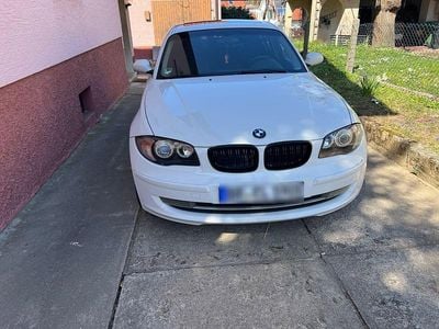 Gebraucht BMW 120 Sport Line 177 PS (130 kW) 2008 Weiß Kleinwagen