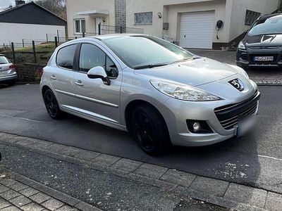 Gebraucht Peugeot 207 120 PS (88 kW) 2009 Silber Limousine