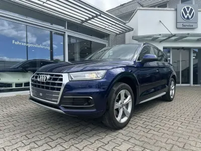 Używany Audi Q5 Sport 190 KM (139 kW) 2020 Niebieski SUV