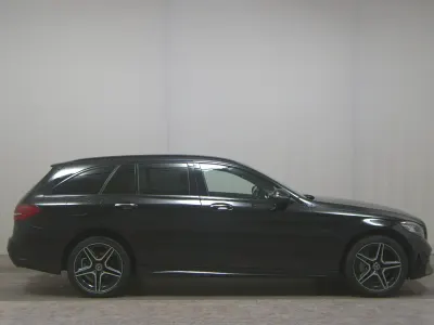 Używany Mercedes C300e AMG line 306 KM (225 kW) 2021 Czarny Kombi