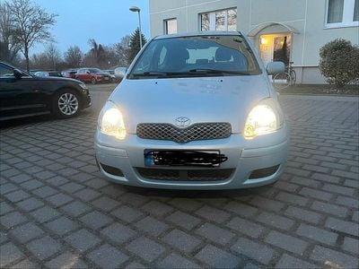 Gebraucht Toyota Yaris 65 PS (47 kW) 2004 Blau Kleinwagen