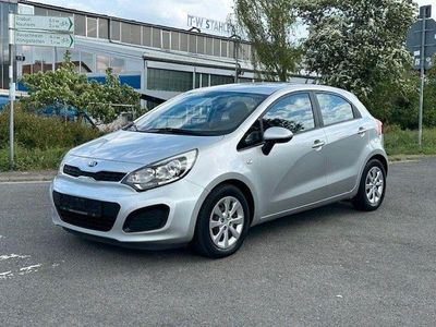 Second-hand Kia Rio Edition 7 109 CP (80 kW) 2014 Argintiu Hatchback