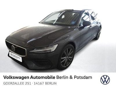 Platinum grey / metallic Gebraucht 2022 Volvo V60 Core Kombi | 29.990 € (Superpreis)