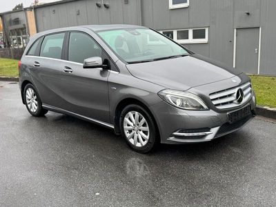 Mercedes B200