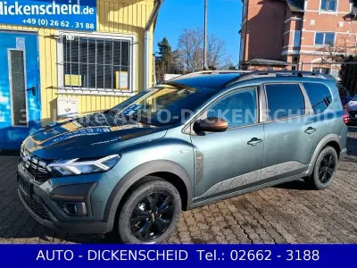 Neu Dacia Jogger Extreme 110 PS (80 kW) 2026 Grün Van / Kleinbus