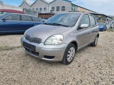 Gebraucht Toyota Yaris 87 PS (63 kW) 2003 Grau Kleinwagen