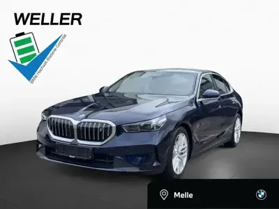 Gebraucht BMW i5 Comfort Edition 291 kW (396 PS) 2025 Tansanitblau ii (blau) Limousine