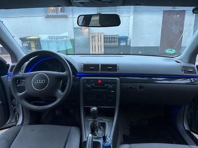 Gebraucht Audi A4 131 PS (96 kW) 2001 Silber Limousine