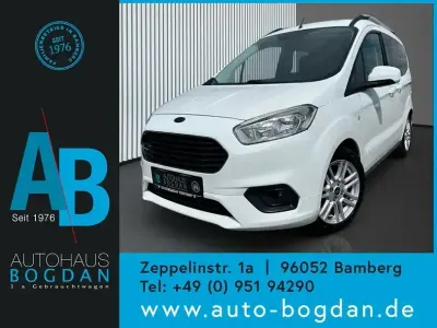 Gebraucht Ford Tourneo Courier Titanium 101 PS (74 kW) 2019 Frozen white Van / Kleinbus