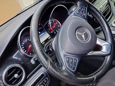 Mercedes V220