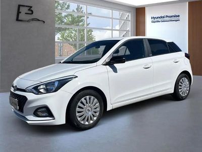 Gebraucht Hyundai i20 Advantage 84 PS (61 kW) 2020 Polar white / sol Kleinwagen