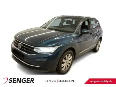 Begagnad VW Tiguan Active 150 HK (110 kW) 2022 Blå SUV
