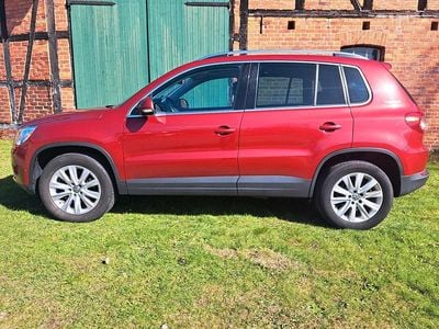 Gebraucht VW Tiguan 140 PS (102 kW) 2010 Rot SUV