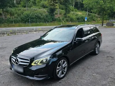 Gebraucht Mercedes E300 231 PS (169 kW) 2013 Schwarz Kombi