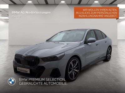 Grau Gebraucht 2024 BMW i5 M Sport Limousine | 57.102 € (Fairer Preis)