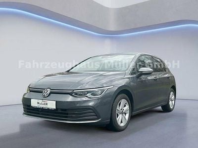 Gebraucht VW Golf VIII Life 150 PS (110 kW) 2020 Atlantic blue metallic Limousine