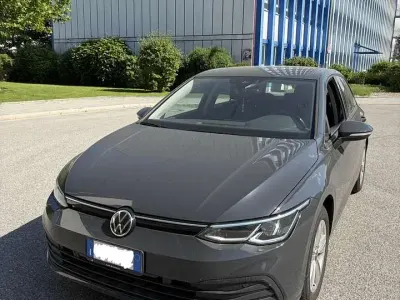 Gebraucht VW Golf VIII Life 110 PS (80 kW) 2020 Limousine