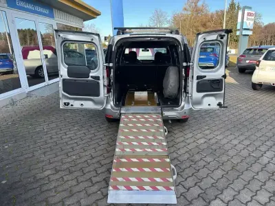 Gebraucht Dacia Dokker Lauréate 116 PS (85 kW) 2013 Grau Van / Kleinbus