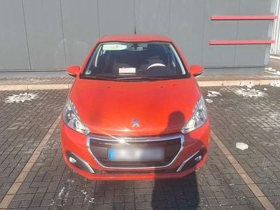 Orange Gebraucht 2016 Peugeot 208 Access Kleinwagen | 6.800 € (Fairer Preis)