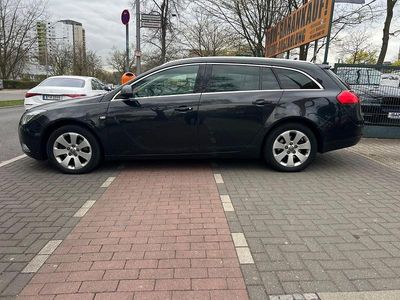Second-hand Opel Insignia Active 160 CP (117 kW) 2013 Negru Break