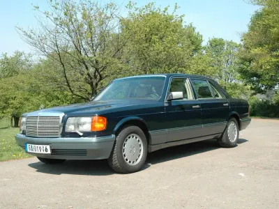 Gebraucht Mercedes 560 242 PS (177 kW) 1987 Blau Limousine