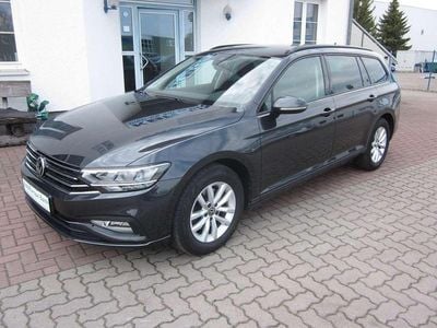 Gebraucht VW Passat 150 PS (110 kW) 2022 Grau Kombi