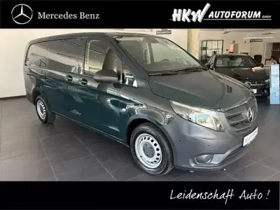 Gebraucht Mercedes Vito 163 PS (119 kW) 2022 Granitgrün Van