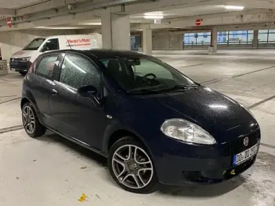 Gebraucht Fiat Grande Punto 65 PS (47 kW) 2010 Blau Kleinwagen