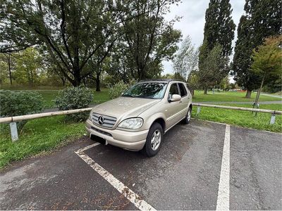 Mercedes ML270