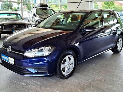 Blau Gebraucht 2017 VW Golf Trendline Limousine | 13.890 € (Fairer Preis)