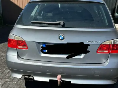 Gebraucht BMW 523 180 PS (132 kW) 2006 Silber Kombi