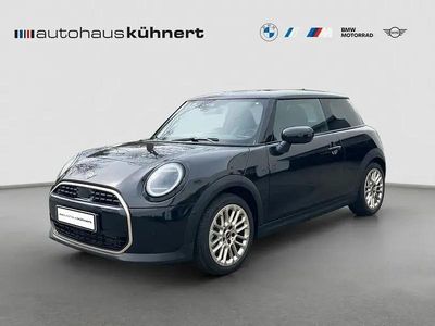 Begagnad Mini Cooper Favoured 156 HK (114 kW) 2024 Svart Halvkombi